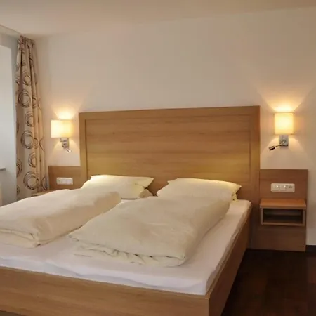 Zum Goldenen Lamm Hotel *
