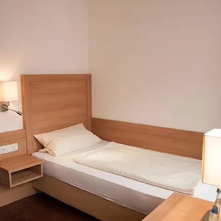 Zum Goldenen Lamm Hotel *