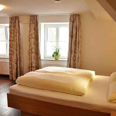 Zum Goldenen Lamm * Harburg (Bavaria)